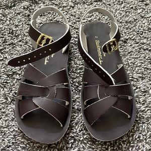 Girls sandals